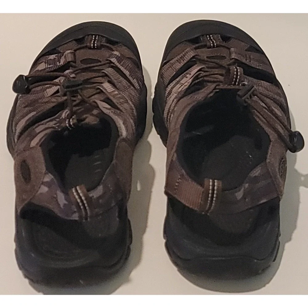 KEEN Newport H2 Closed Toe Water Camouflage Hiking Men's Sz 11.5